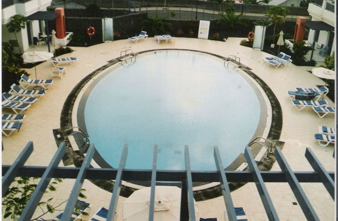 Pool wie an fast jedem Bungalow Hotel THB Tropical Island