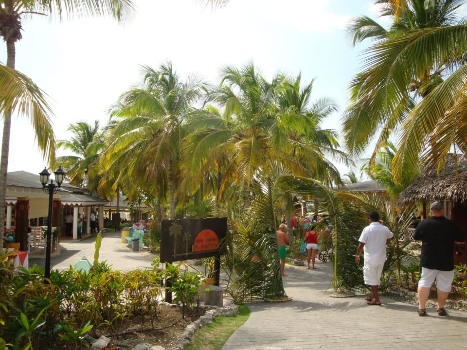 Kleine Einkaufsmeile Hotel Playa Pesquero