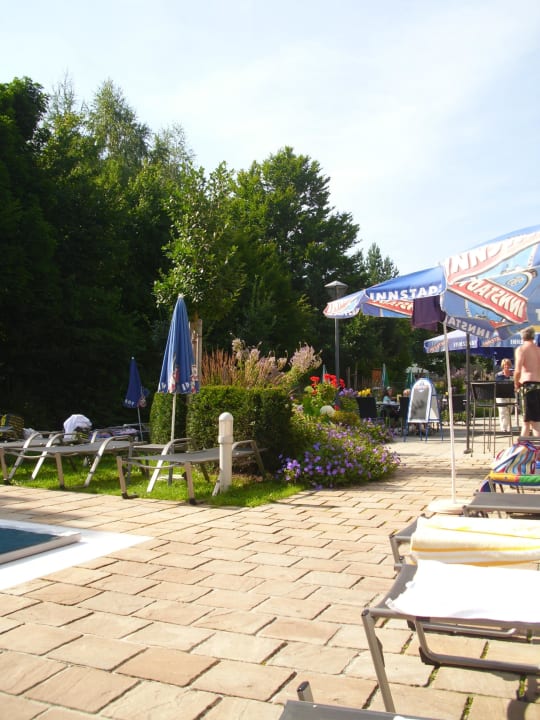 Rechts gehts zum Restaurante mit Außenterrasse Hotel Herzog Heinrich