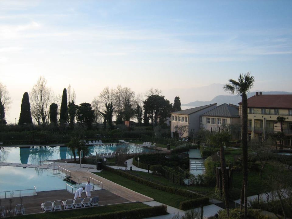 Blick in den Garten Hotel Caesius Therme & Spa Resort