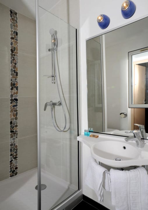 Salle de bain Hotel Balladins Albertville