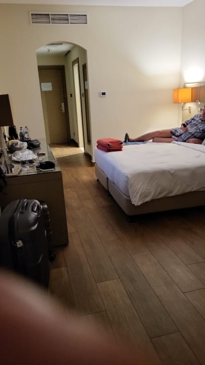 Zimmer Saadiyat Rotana Resort &  Villas