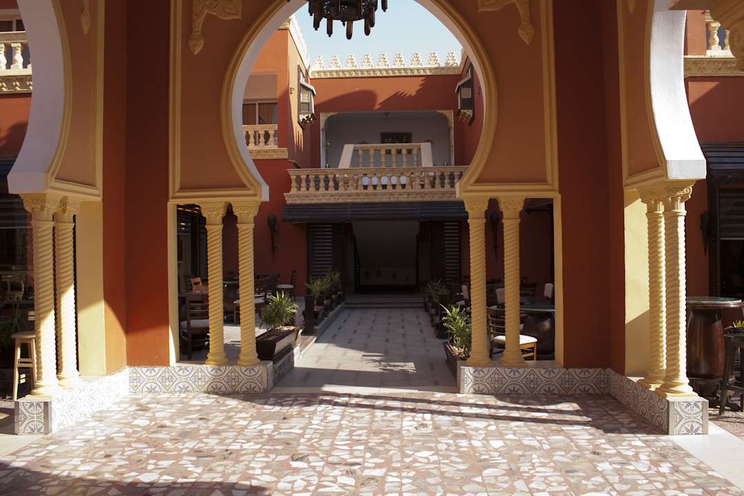 Hotelanlage am Morgen Pickalbatros Alf Leila Wa Leila Resort - Neverland Hurghada