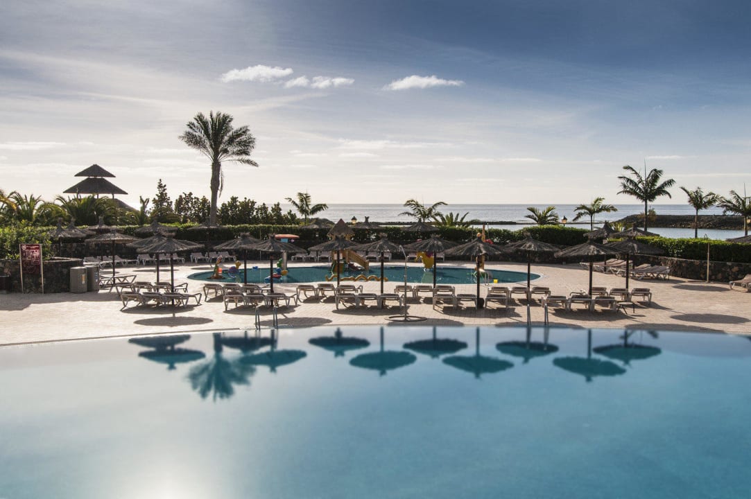 Piscina de niños y Océano Sheraton Fuerteventura Golf & Spa Resort