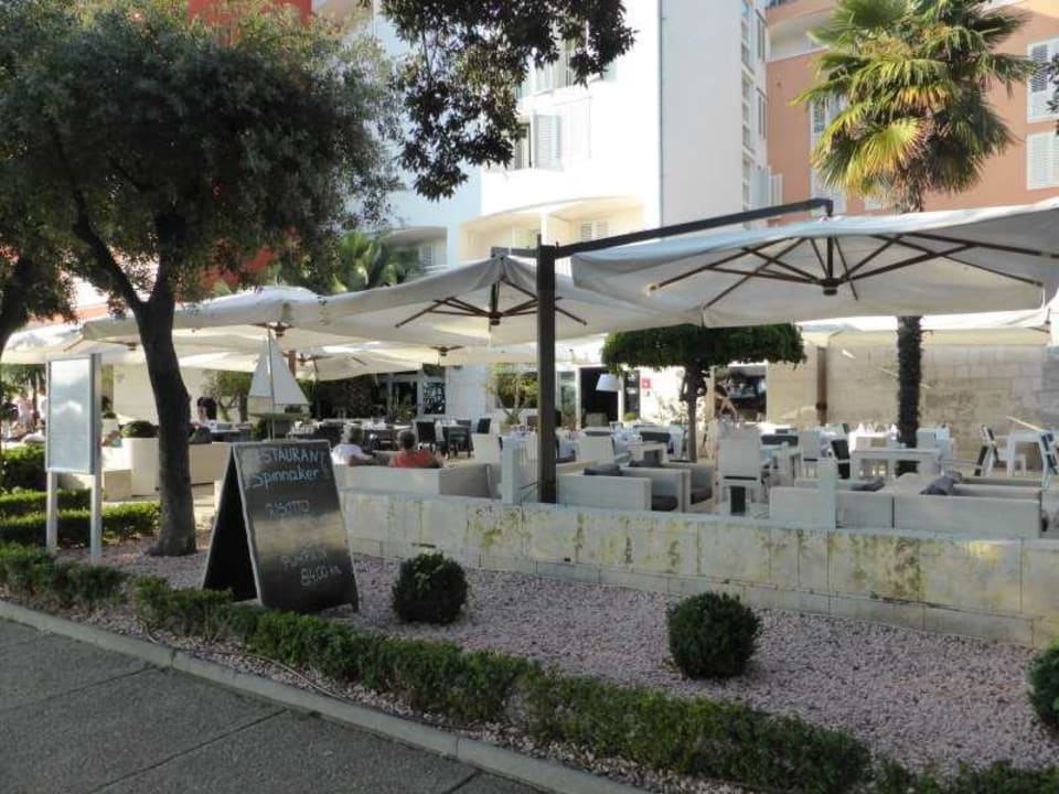 Restaurant und Loungebereich Valamar Riviera Hotel & Residence