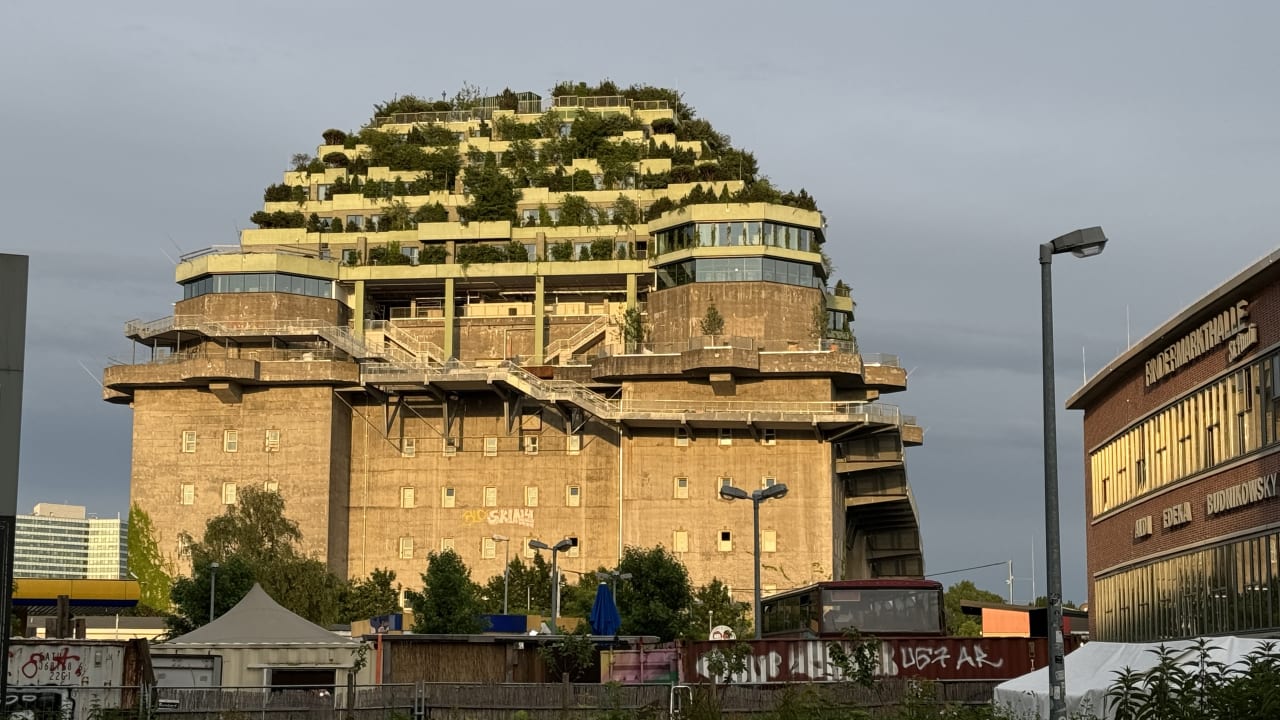 Außenansicht REVERB by Hard Rock Hamburg