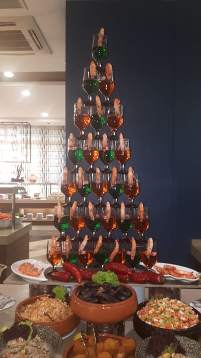 Gastro Saturn Palace Resort Hotel
