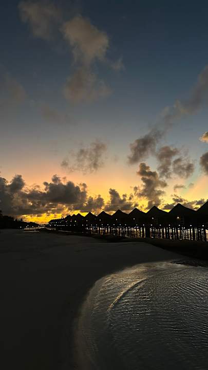 Zimmer Kuredu Island Resort & Spa