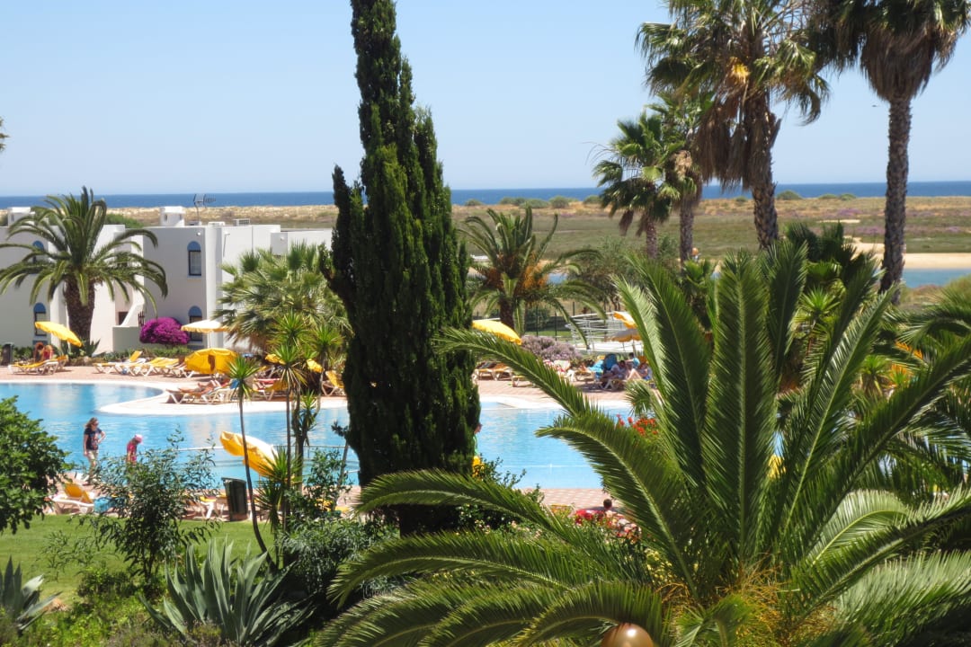 Blick vom Zimmer auf den Pool Golden Club Cabanas