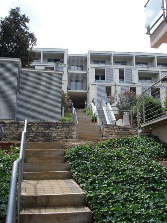 Weg vom Restaurant zu unserem Zimmer Maistra Select Belvedere Resort