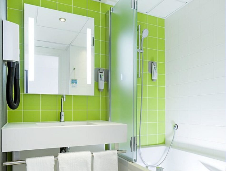 Salle de bain Hotel ibis Styles Paris Porte d'Orléans