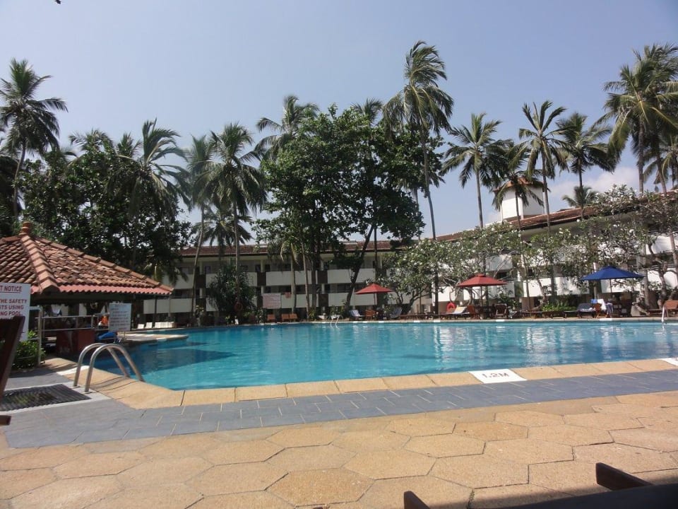 Unser Pool mit sehr warmen Wasser Tangerine Beach Hotel