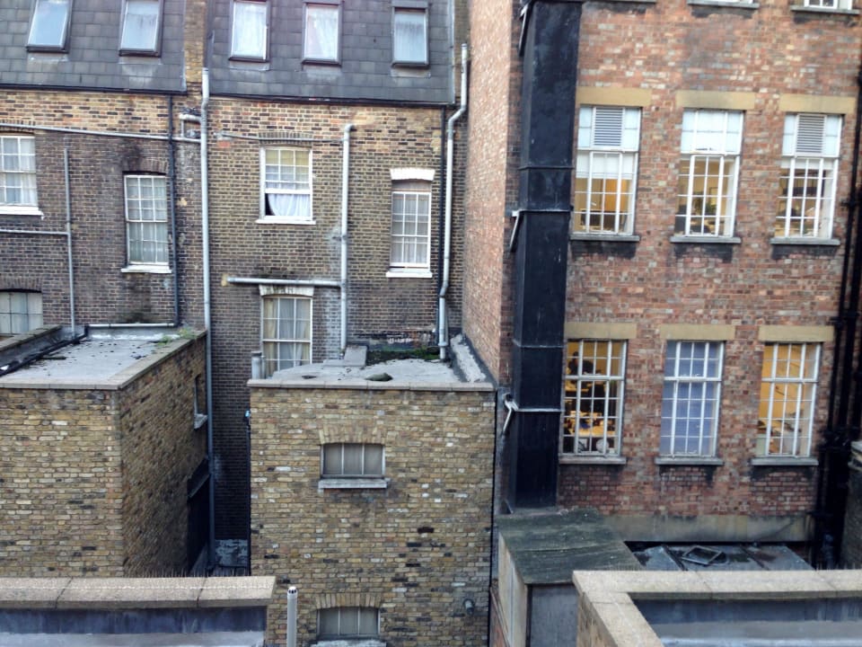 Ausblick auf den Innenhof The Belgrove Hotel