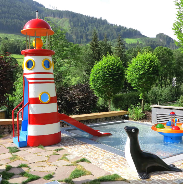 Kinderpool Familien- & Gartenhotel Theresia