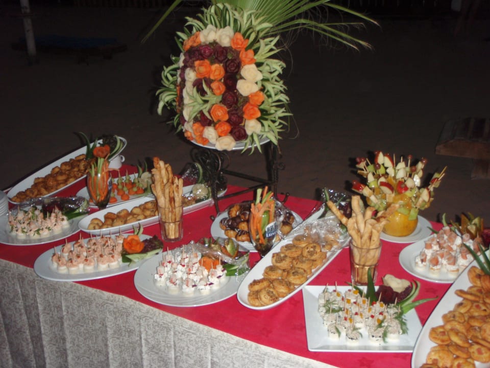 Buffet beim Repeater- Cocktail Ghazala Gardens