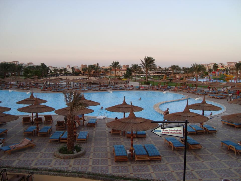 Liegen und Pool Pickalbatros Dana Beach Resort - Hurghada