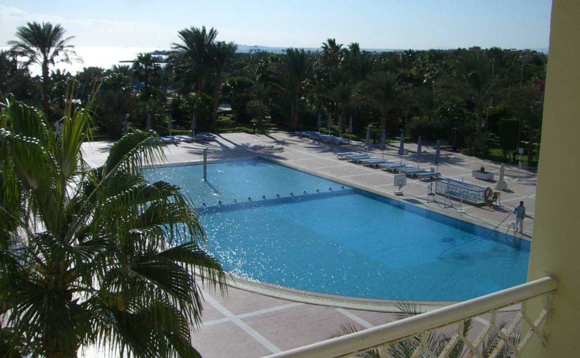 blick aus 995 auf pool The Grand Hotel Hurghada