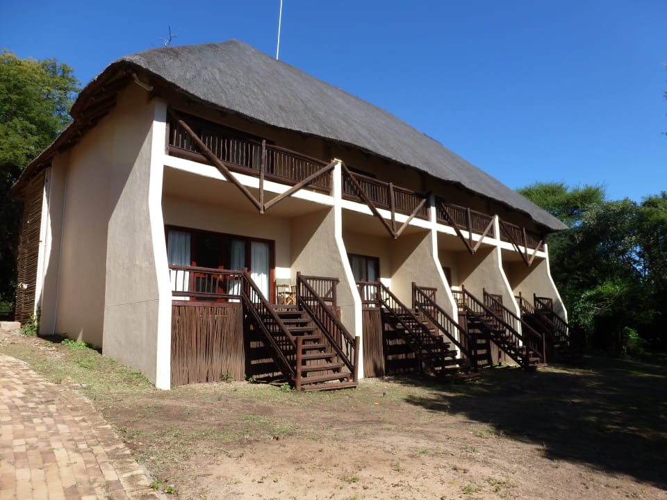 Außenansicht Hotel Chobe Safari Lodge