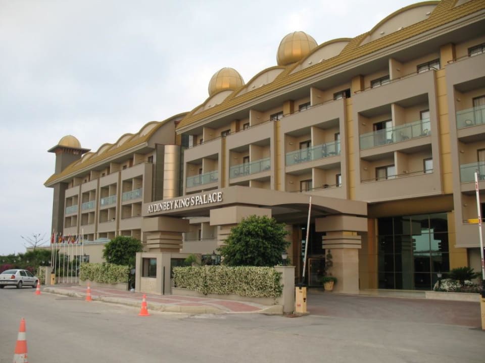 Außensicht Aufnahme ganz früh am Morgen Aydinbey Kings Palace & Spa