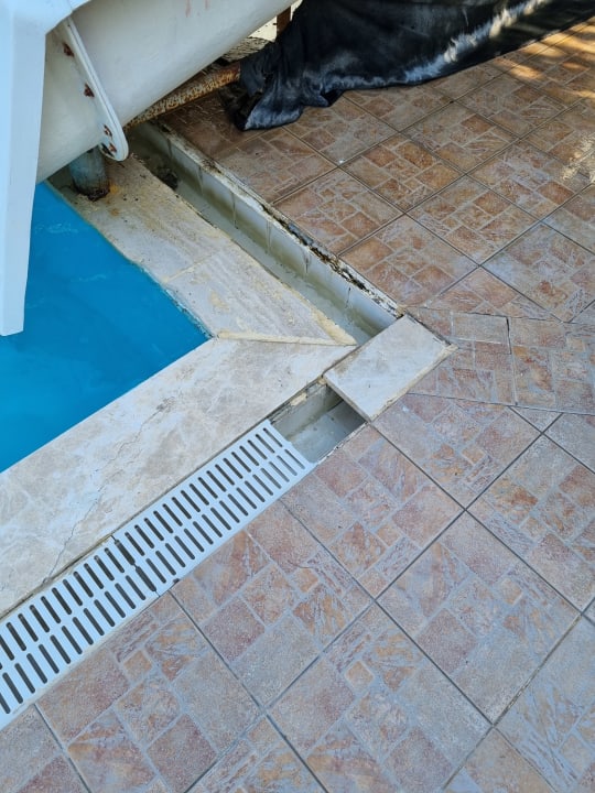 Pool Luna Beach Deluxe Hotel