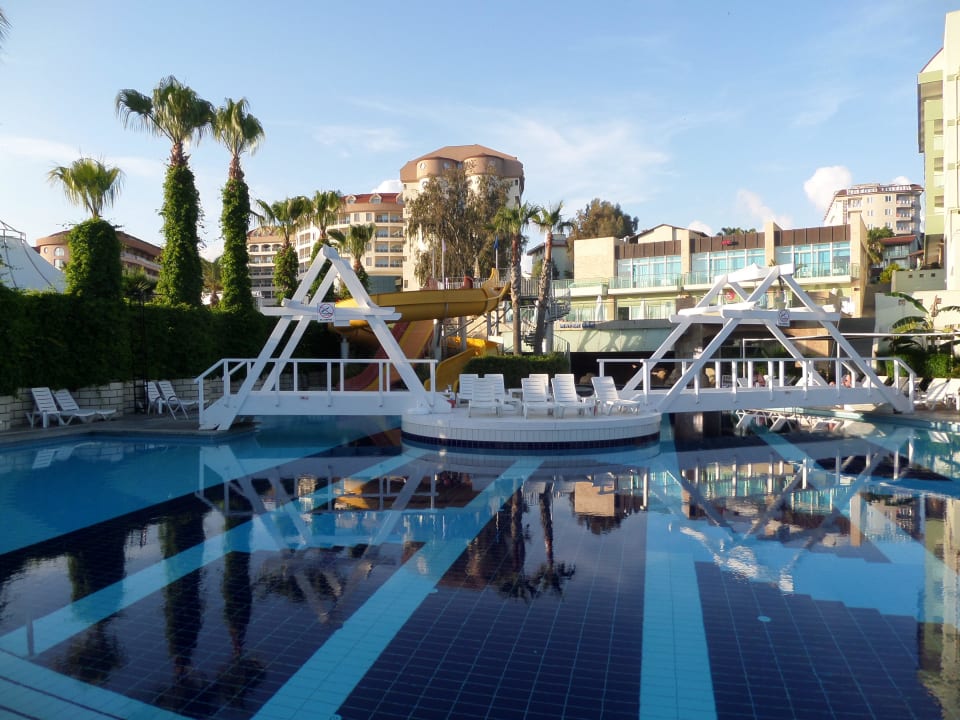 Schöner Pool Sealife Buket Resort & Beach