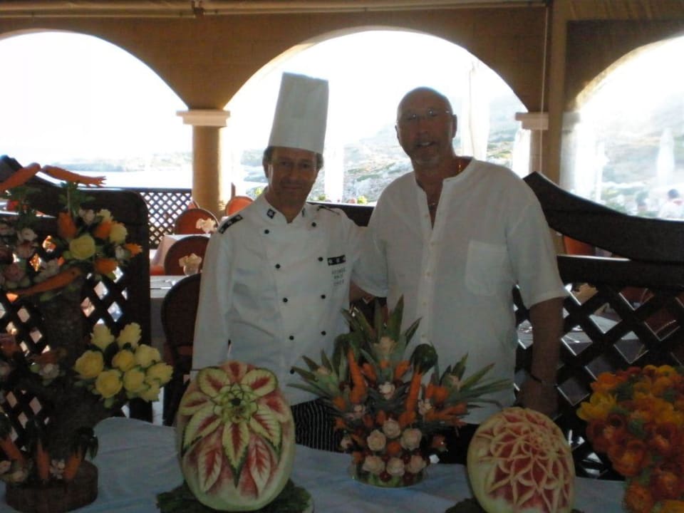 Le chef coq Hotel Kalithea Horizon Royal