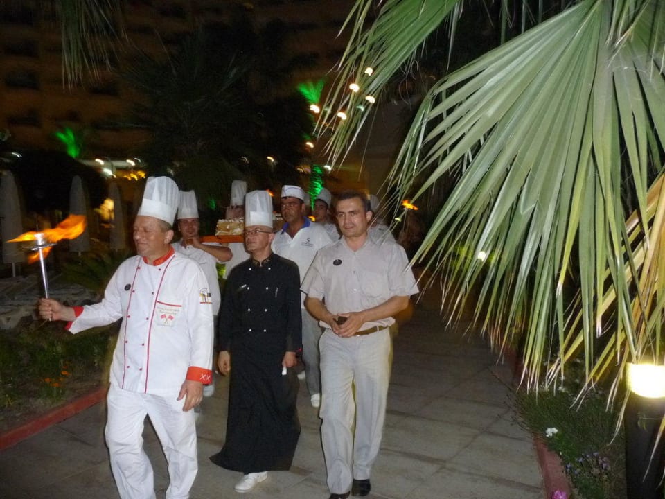 Überraschungseistorte am Türkischen Abend Saphir Resort & Spa