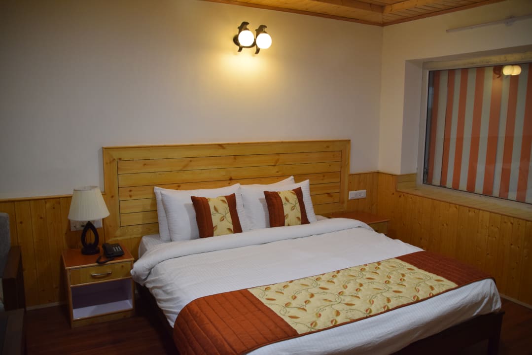 Zimmer Hotel Charu Palace