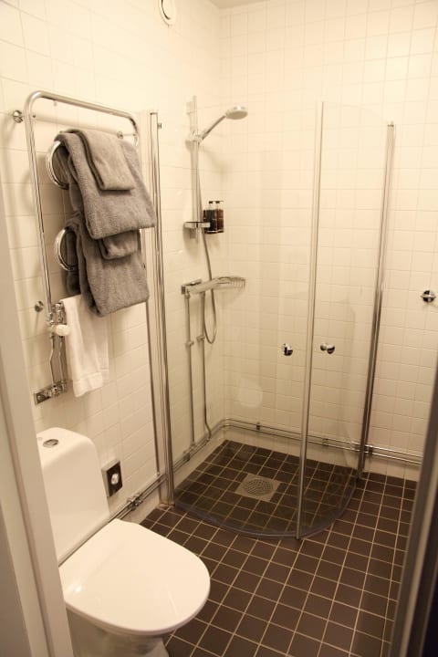 Bad des Superior-Zimmers Clarion Collection Hotel Wellington