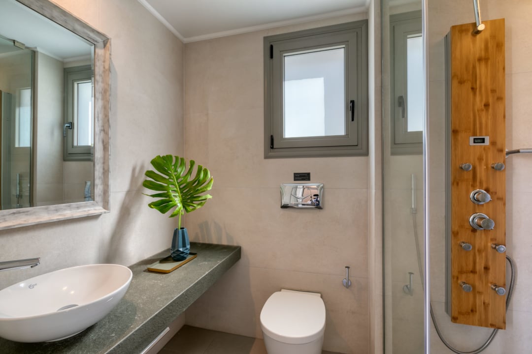 Zimmer Crystal Waters