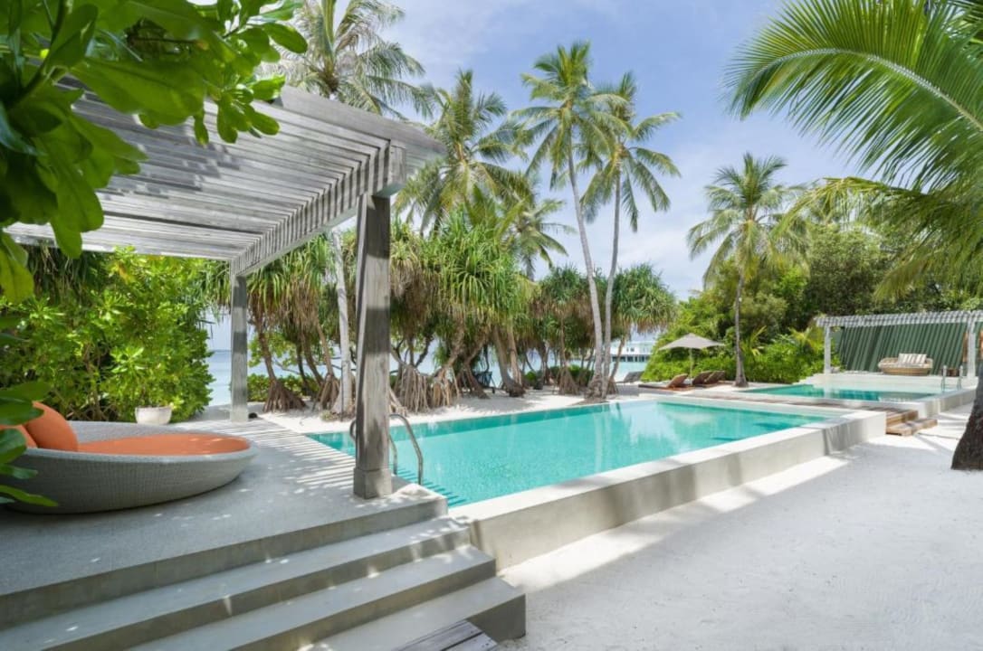 Pool Amilla Maldives