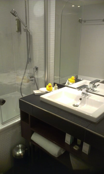 Badezimmer Nr. 108 Best Western Macrander Hotel Frankfurt/Kaiserlei