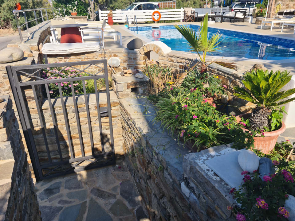 Pool Dina Studios Dinanaxos