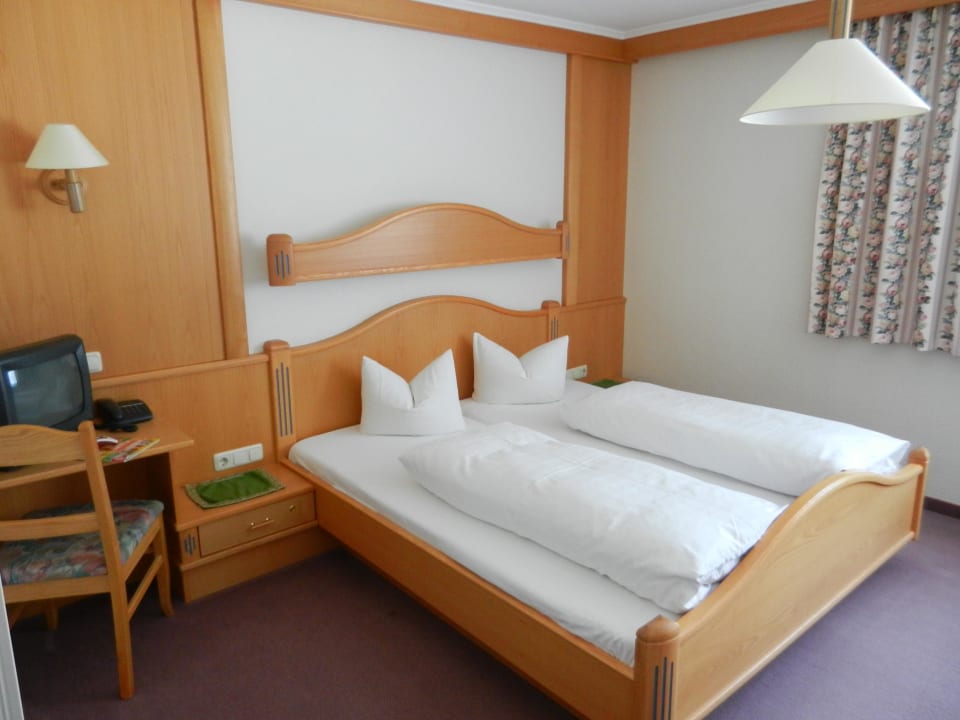 Bett Hotel Gasthof Schwarzer Adler