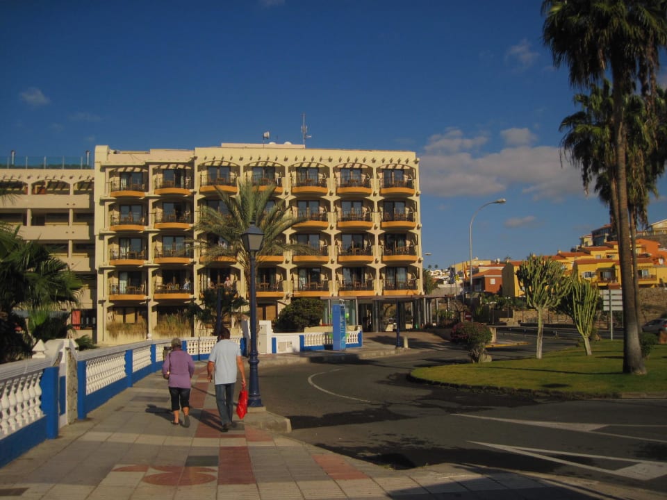 Ansicht aus Richtung Stadtzentrum Bull Dorado Beach & Spa