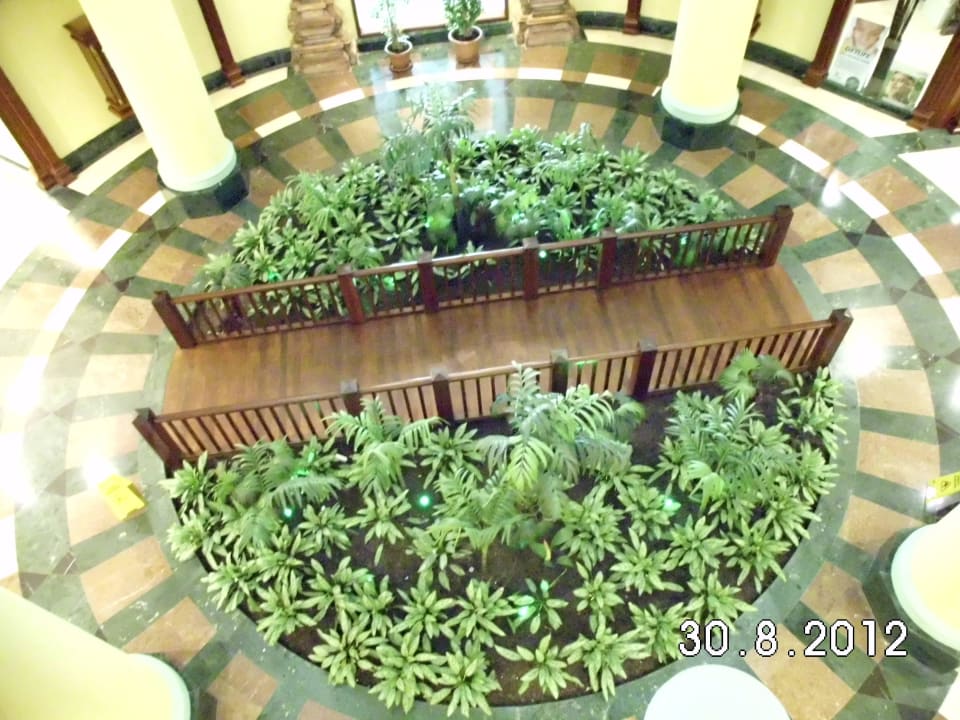 Blick von der Lobby ins Untergeschoss IC Hotels Green Palace