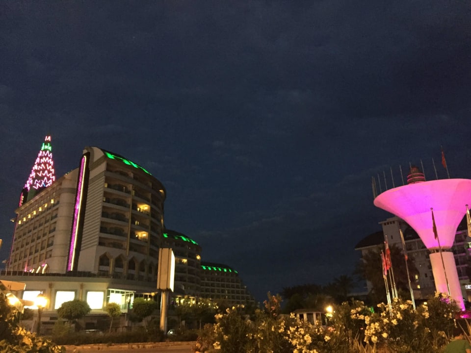 Vor dem Hotel Hotel Delphin Diva
