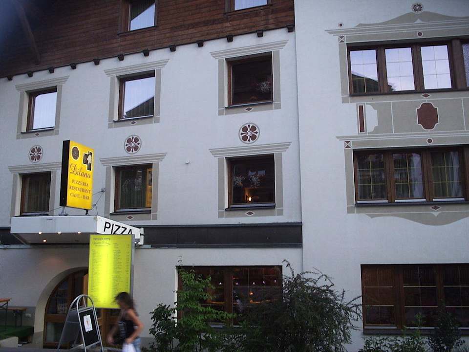 Hoteleingang Hotel Komperdell