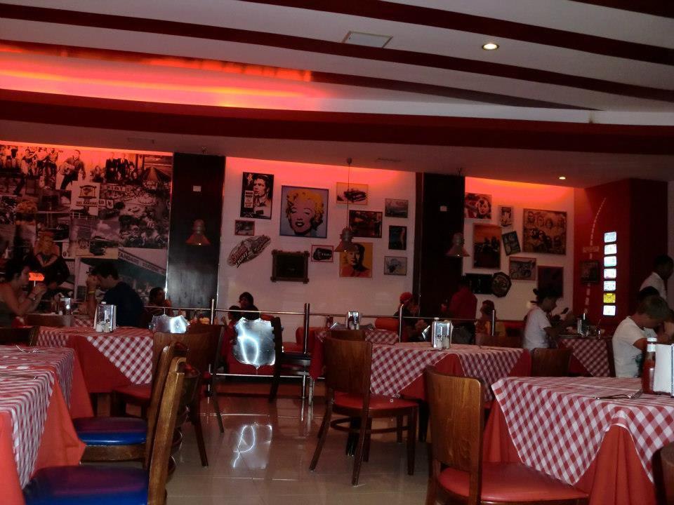 Restaurant Route 66 Ocean Blue & Sand