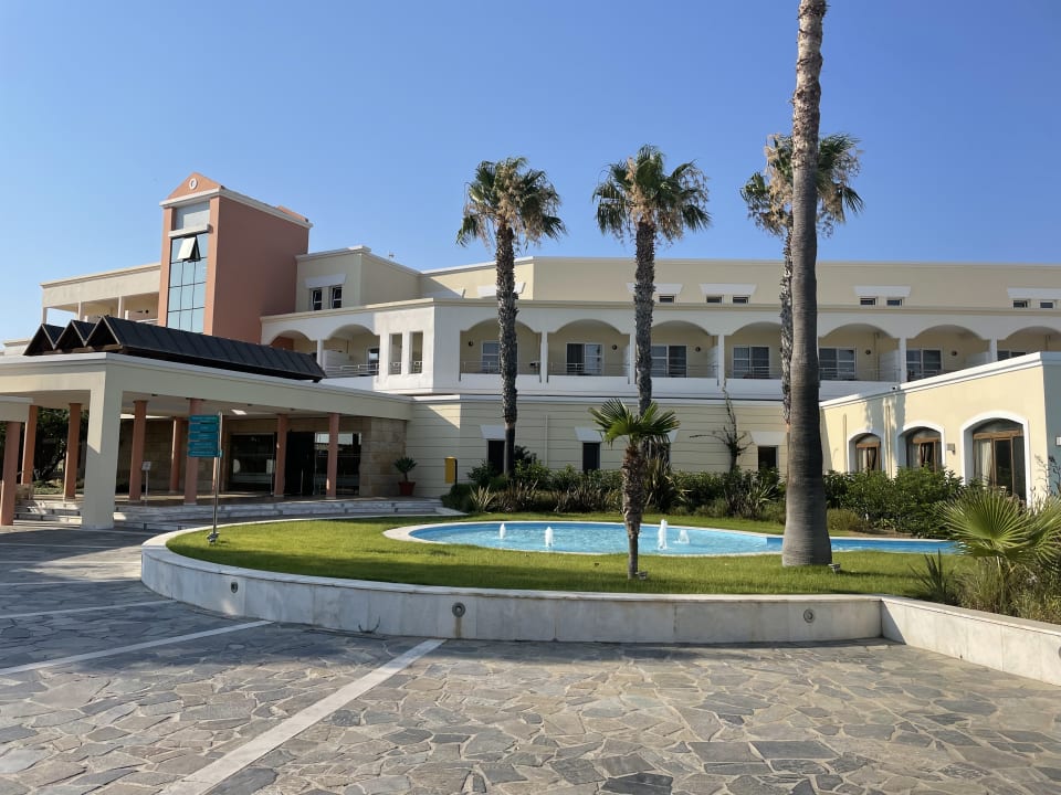 Außenansicht Neptune Luxury Resort