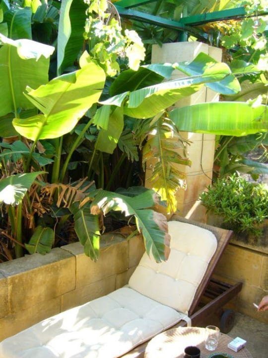 Enge Terrasse vor dem Zimmer Ta Cenc Hotel