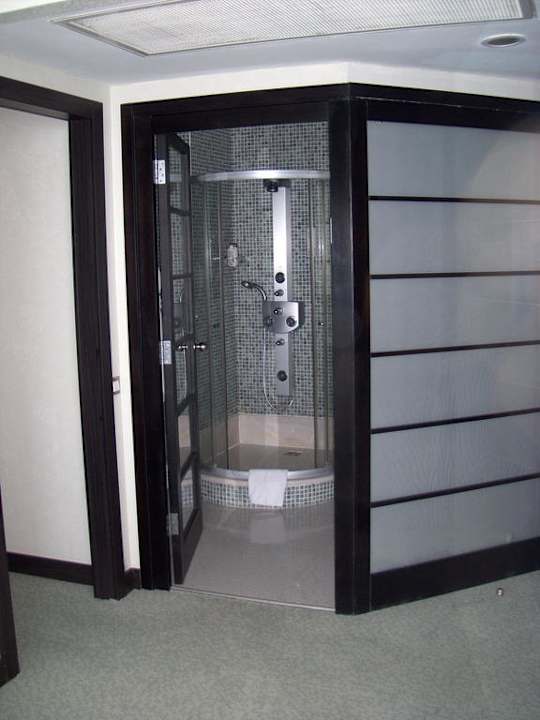 Das luxuriöse Duschbad Limak Lara Deluxe Hotel & Resort