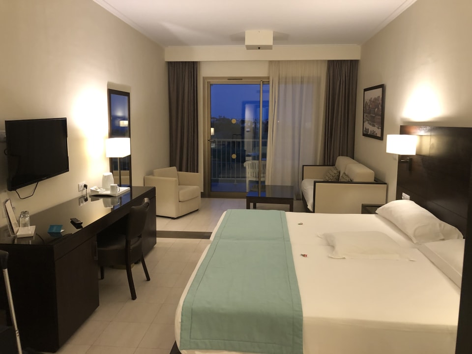 Zimmer Barceló Concorde Green Park Palace