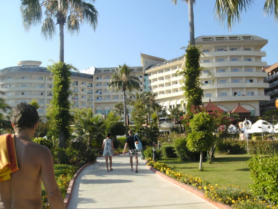 Weg vom Strand Richtung Hotel Saphir Resort & Spa