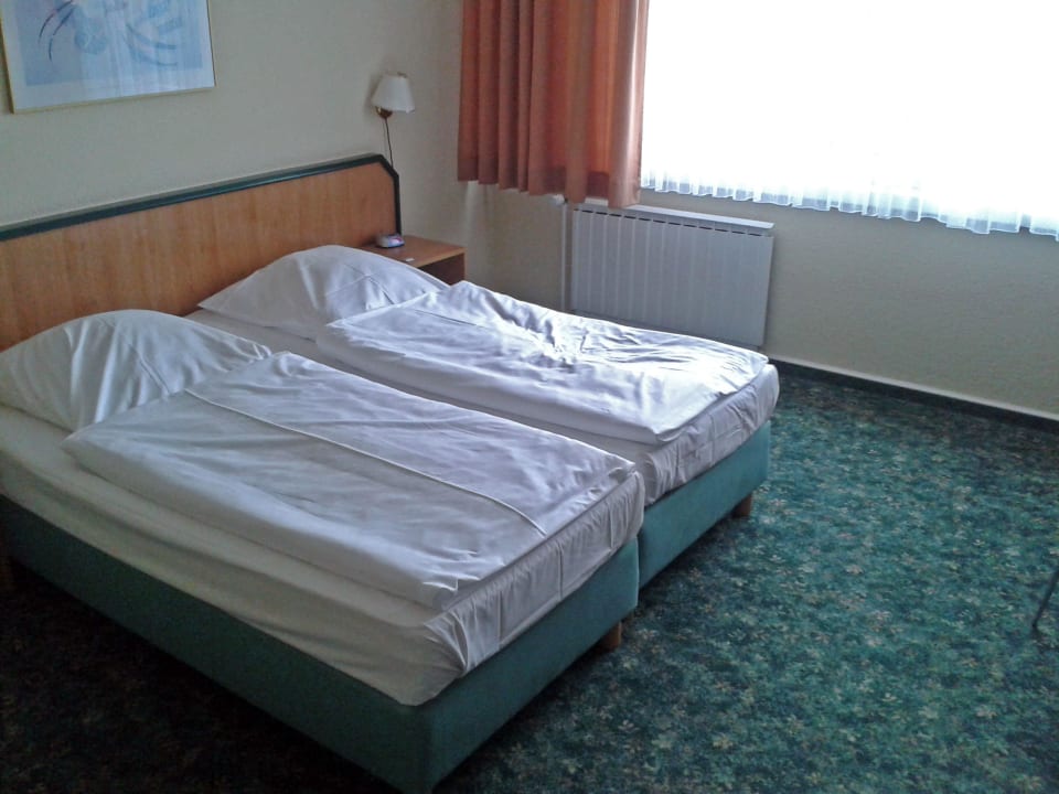 Doppelbett (bei Ankunft) Hotel Berlin Lichtenberg