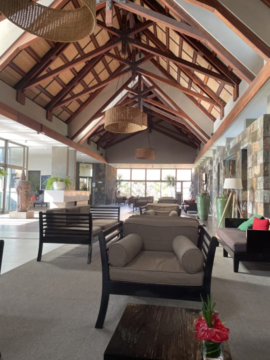 Lobby Crystals Beach Resort Belle Mare, a member of Radisson Individuals