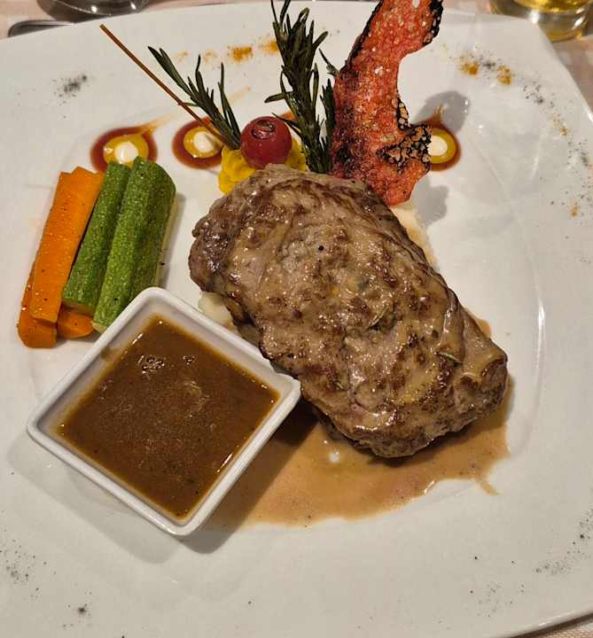 Gastro Three Corners Sea Beach Resort