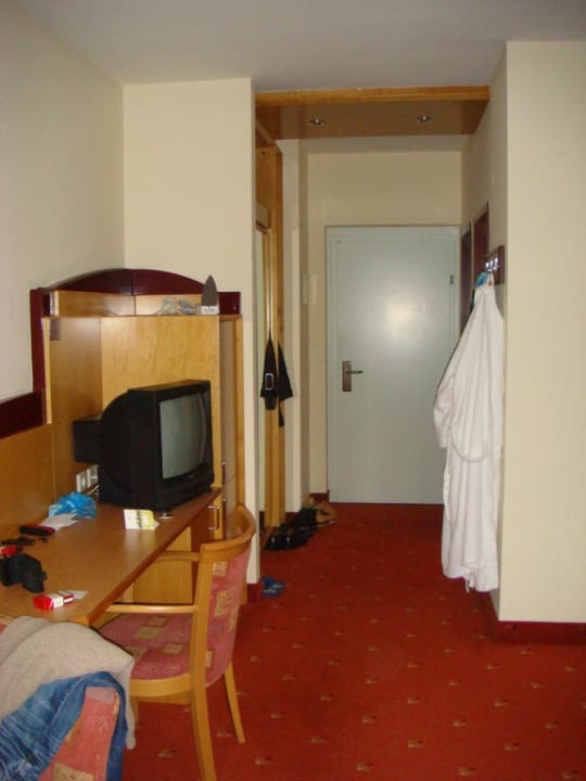 Blick vom Balkon zur Eingangstüre Hotel Schneeberghof