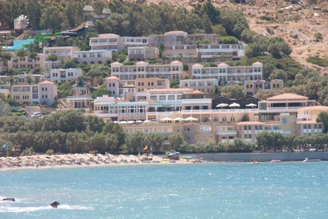 Von gegenüber  Fodele Beach & Water Park Holiday Resort