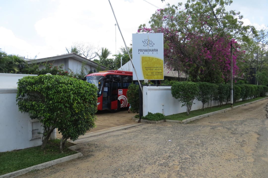 Zufahrt zum Hotel Kithala Resort